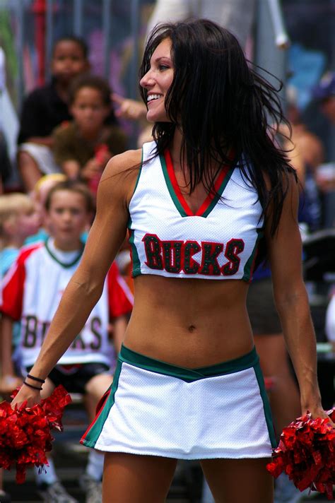 bucks cheerleaders